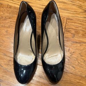 Banana Republic shiny faux leather black platform heels